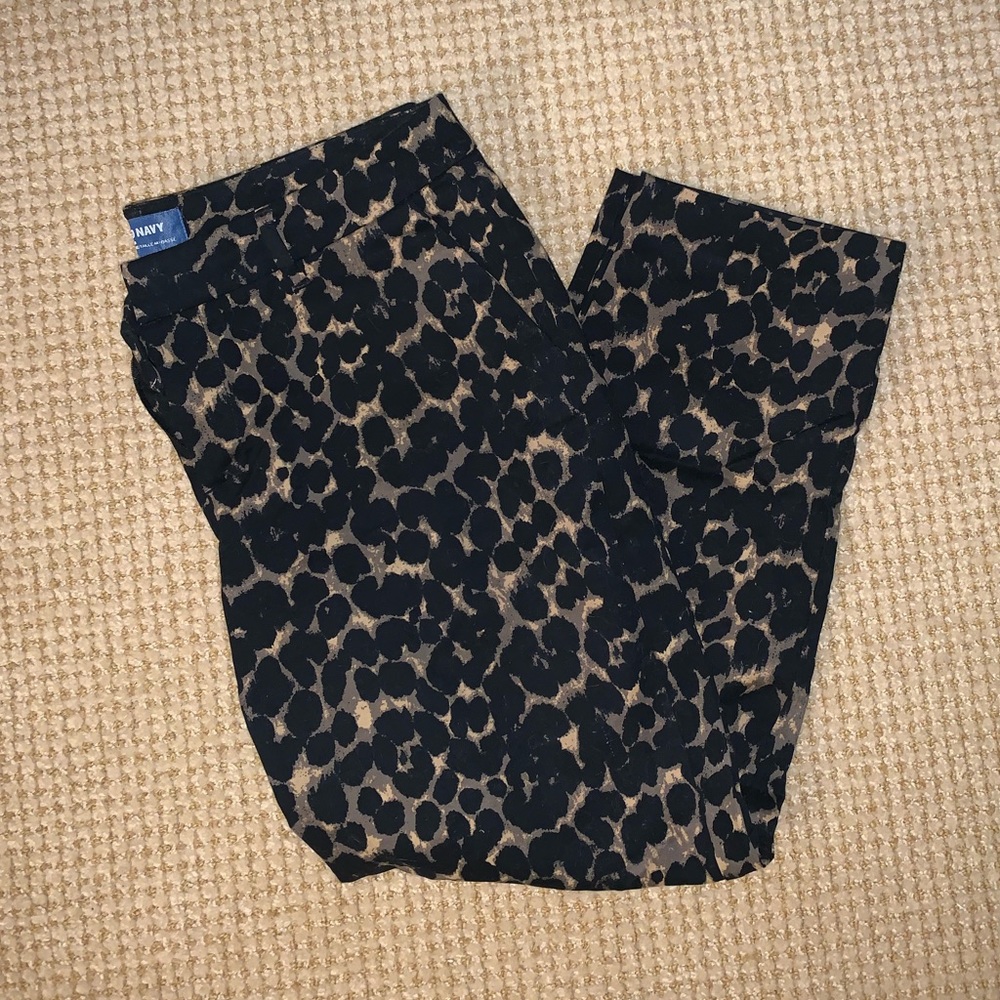 Old Navy Leopard Pixie Pants